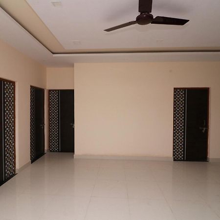 Oyo Flagship 27941 Sangam Darshan Allāhābād Junction Exterior foto